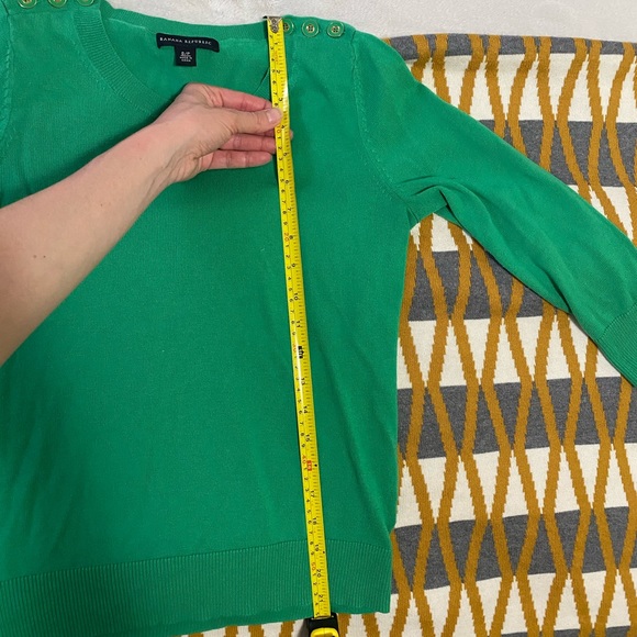 Banana republic emerald green crew neck sweater - Picture 8 of 8